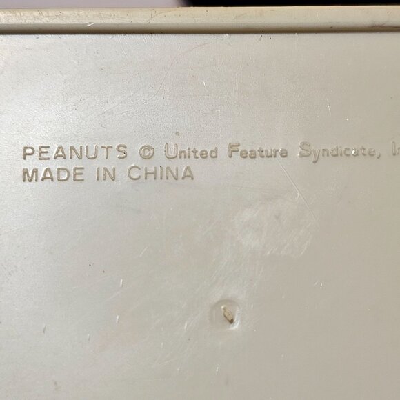 Snoopy Christmas Doghouse Coin Bank By Whitmans Candies Vintage Holiday Decor - Picture 11 of 12